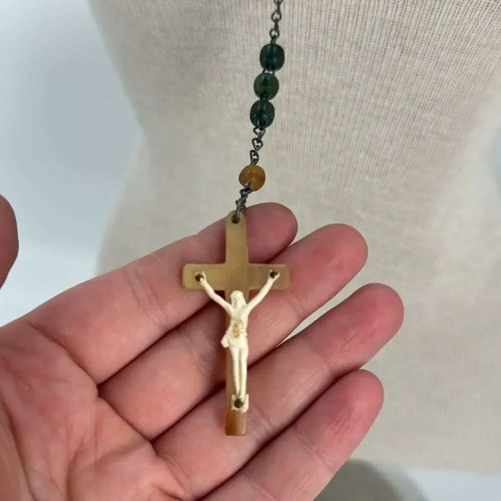 Vintage 1950s plastic/ horn rosary